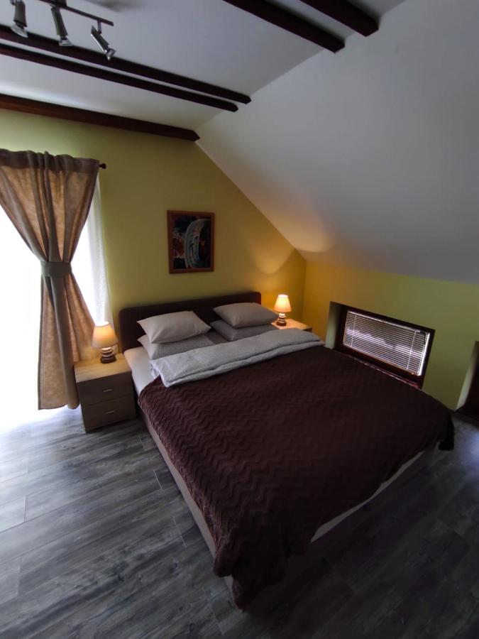 Accommodation "Old Town Dreznik" Rakovica Eksteriør bilde