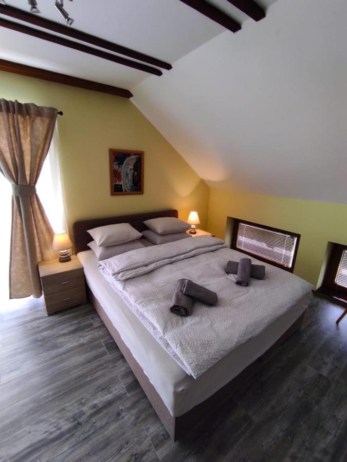 Accommodation "Old Town Dreznik" Rakovica Eksteriør bilde