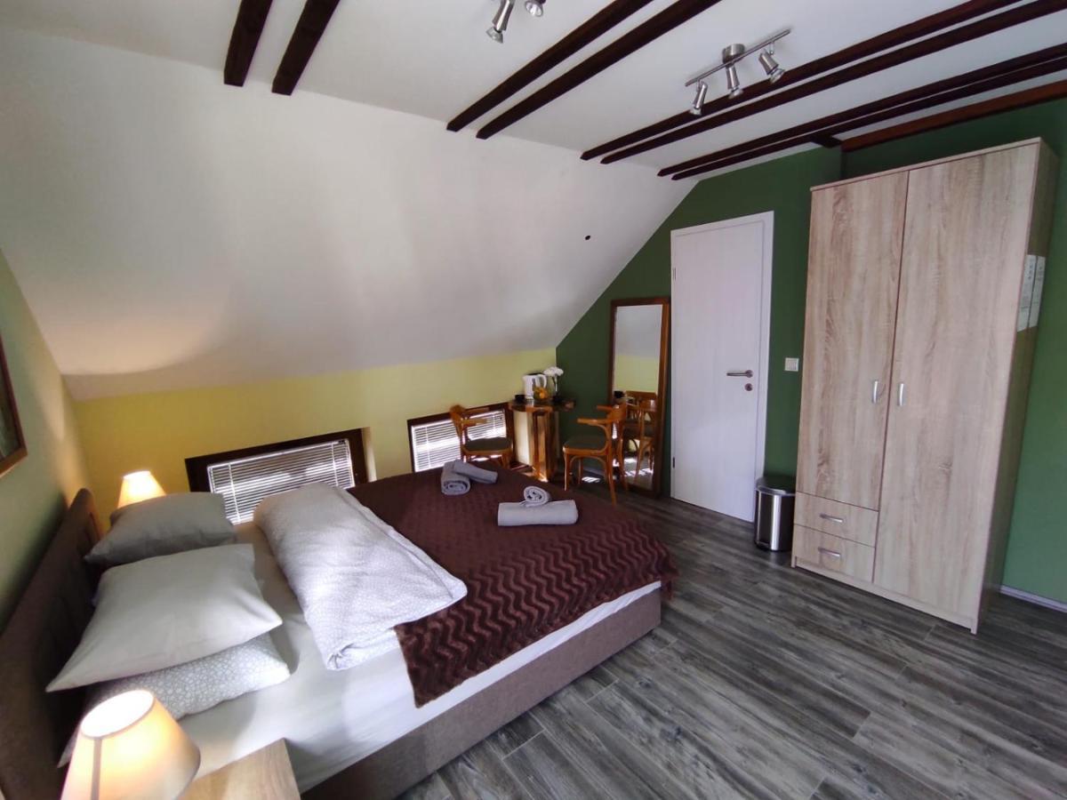 Accommodation "Old Town Dreznik" Rakovica Eksteriør bilde