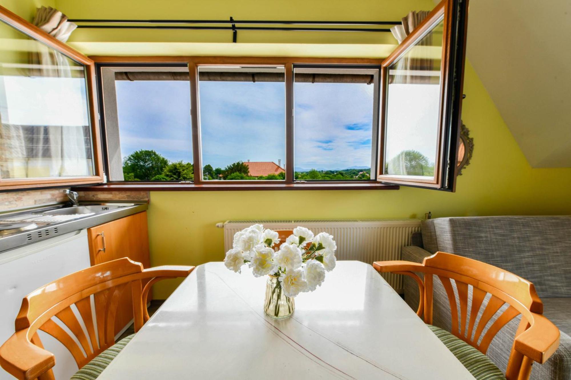 Accommodation "Old Town Dreznik" Rakovica Eksteriør bilde