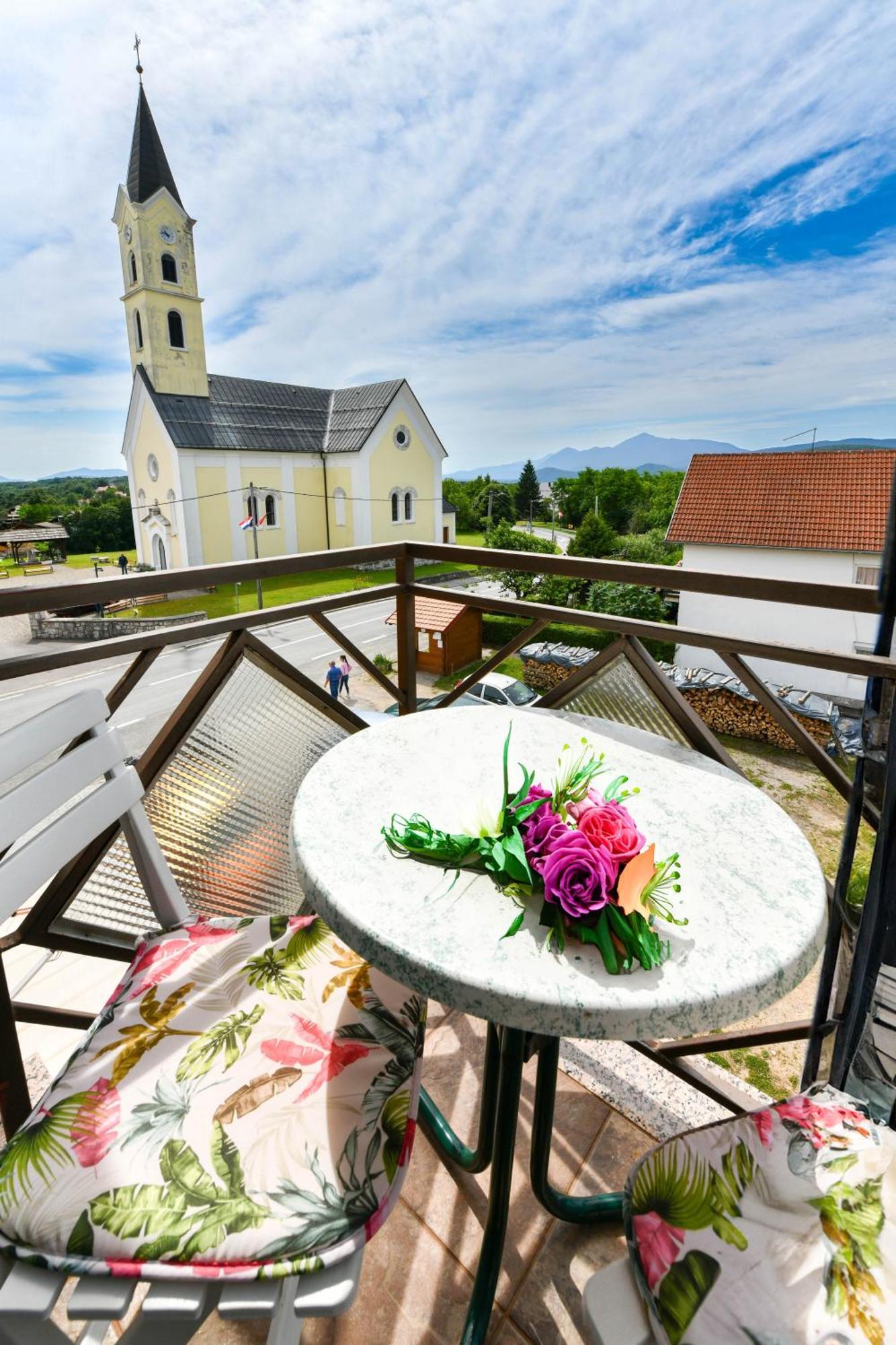 Accommodation "Old Town Dreznik" Rakovica Eksteriør bilde